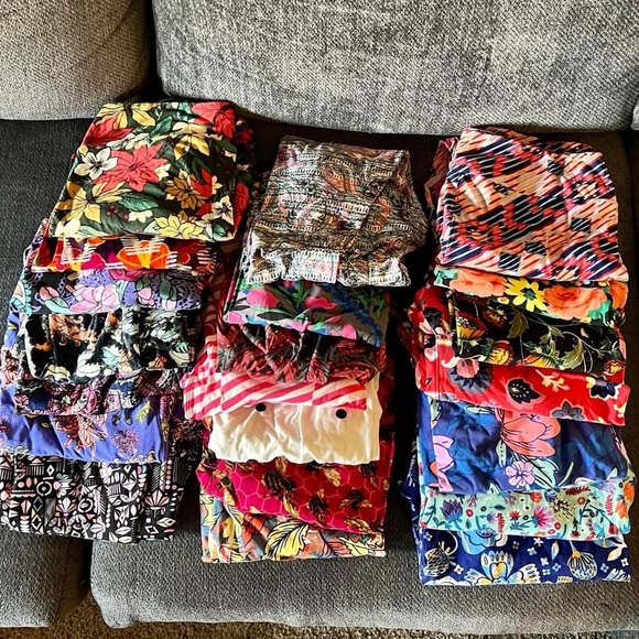 38+ NWT & Like New clothing box (various, mystery box) - Picture 2 of 16